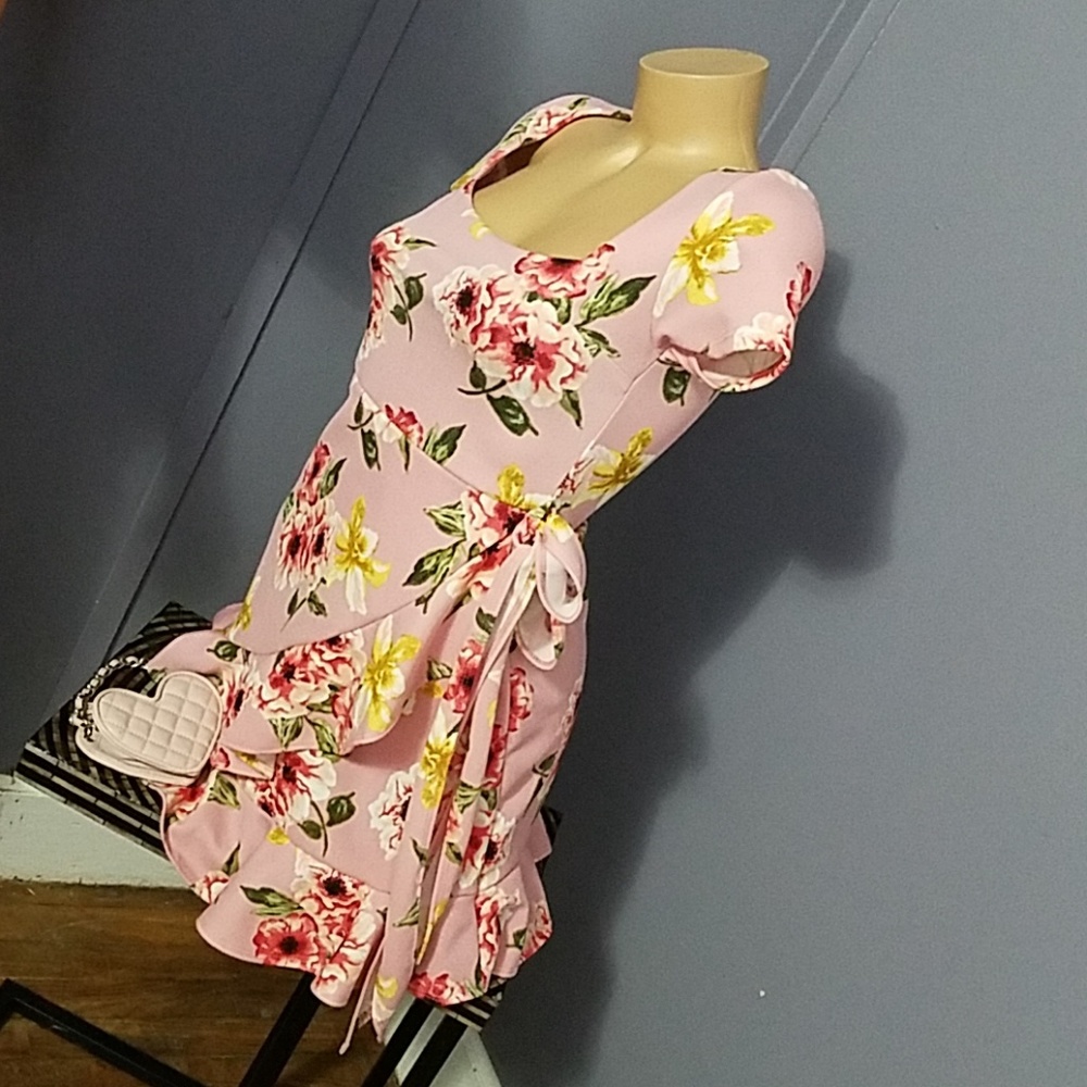 Stunning Pink Floral Faux Wrap Dress - Picture 6 of 8